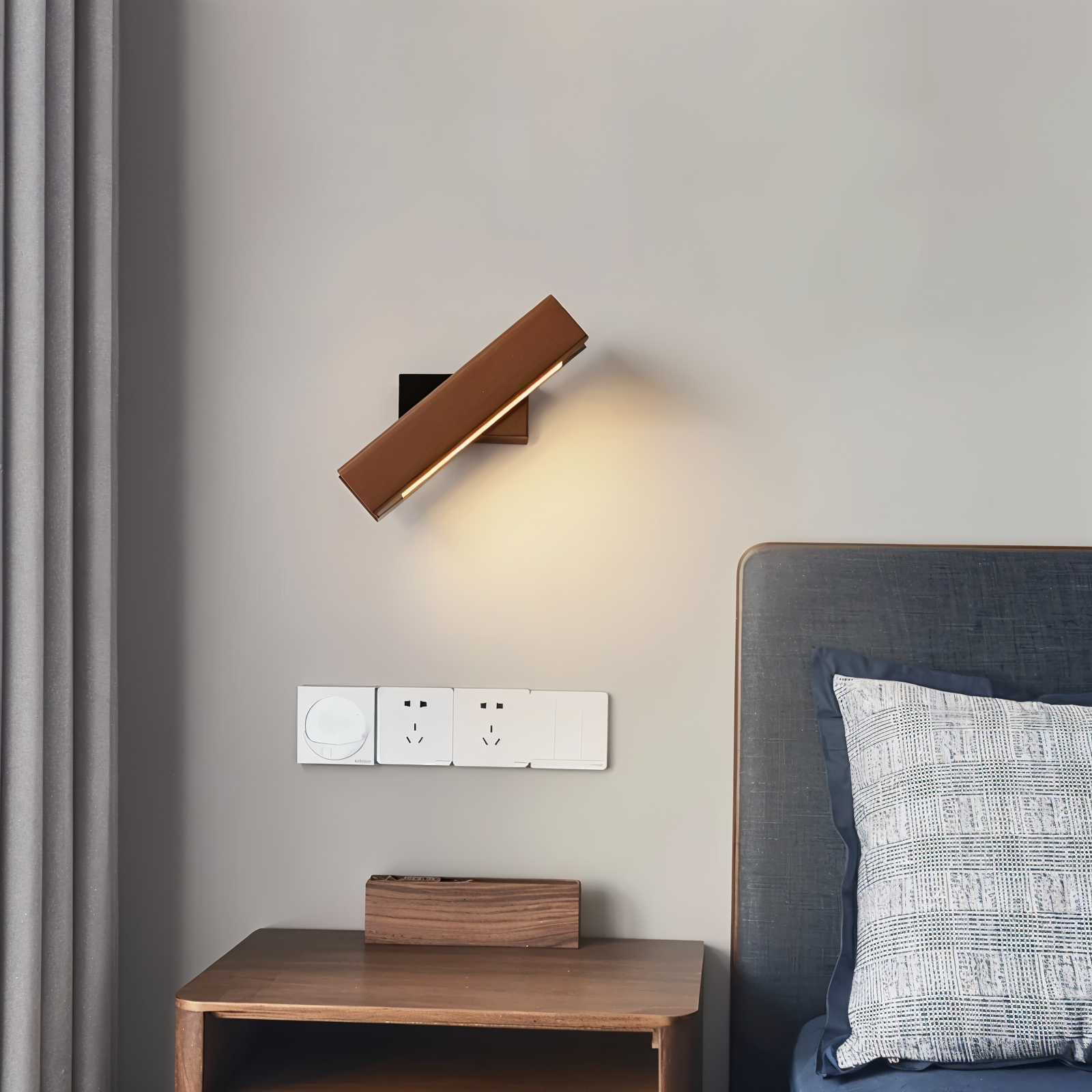 SfeerHout -  360° Draaibare LED Wandlamp