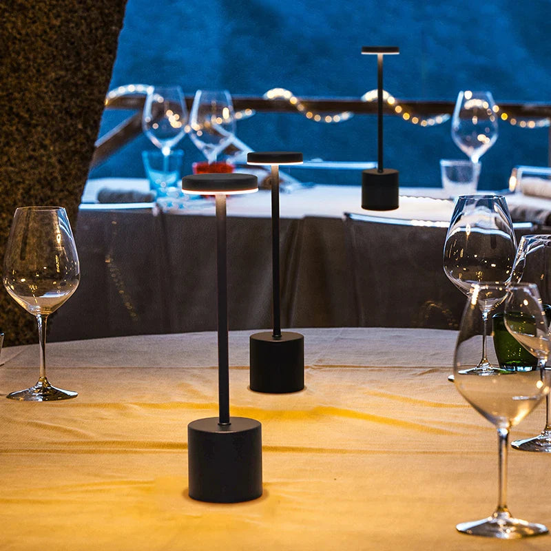 LuxeTouch | Draadloze LED Tafellamp met Instelbare Helderheid – Modern Design